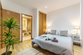 HomeAbroad Apartments - Premium Mitjana